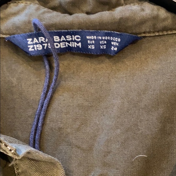 Zara basic button down - Picture 2 of 2